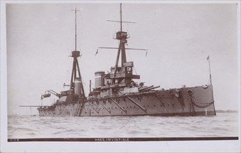 Croiseur de bataille britannique "Invincible"