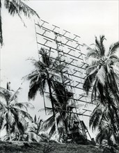 SCR-270 radar antenna, 1943