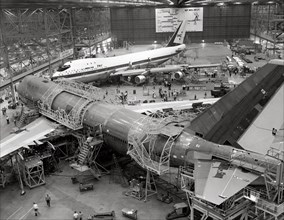Boeing 747 assembly line