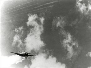 Avion suicide japonais en piqué, 1944