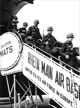 Germany. American airborne troops arriving in Frankfurt