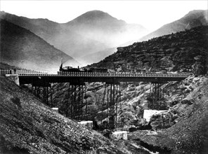Railway between Santiago and Valparaiso