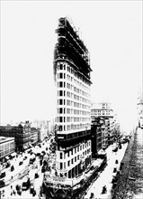 Construction of the "Flat Iron" building