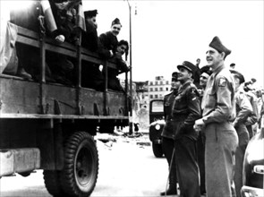 Le général de Lattre de Tassigny et ses soldats à Berlin