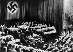 Reichstag session, Hitler delivering a funeral oration for Hindenburg