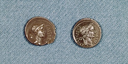 Medals representing Julius Caesar
