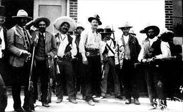 Révolution mexicaine. Le général Orozco et ses hommes à Juarez