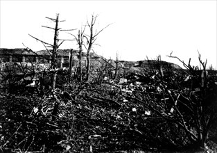 Fort de Verve : Le terrain bouleversé aux abords du fort, 1916