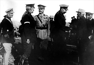 Kitchener avec le général Sanarl. Derrière lui, Sir W.R. Birdwood, commandant l'Anzac Corps