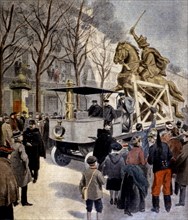 La statue de Vercingétorix en automobile dans les rues de Paris