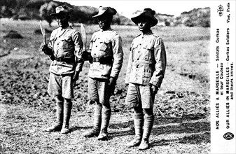 Postcard: Gurkha soldiers with their knives