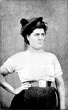 Portrait de Clara Fournier, pointeuse de la marine communaliste, 1871