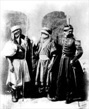 Le commandant Hanoteau et 2 touaregs