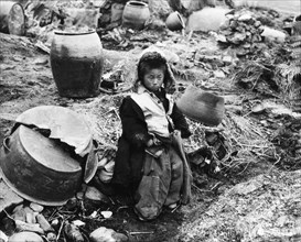 Guerre de Corée, enfant coréen orphelin (un parmi 100 000 victimes de la guerre)