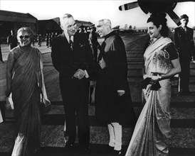 Le Pandit Nehru, le président Truman, Mme Pandit (femme de l'ambassadeur des Etats-Unis) et Indira Gandhi