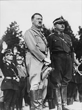 1933-1934, Hitler avec son stabschef des S.A. Ernst Röhm