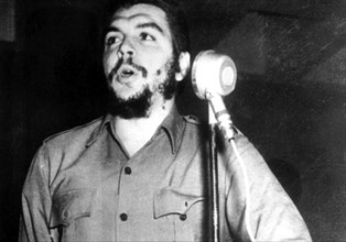Che Guevara delivering a speech
