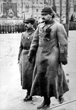 Moscou. Léon Trotski assistant au "Jour de l'Armée rouge".