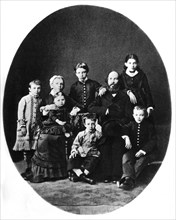Lenin surrounded by his family in Simbirsk