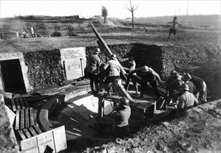 World War I. Douaumont: 75 mm battery
