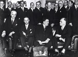 Rencontre entre Herriot et Roosevelt. A gauche, A. de Laboulaye et Cordell Hull