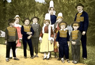 Breton family from the region of Pont-l'Abbé