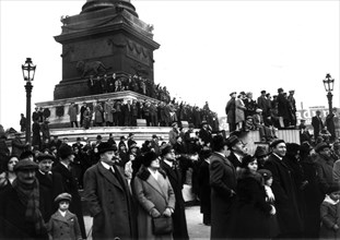 Manifestation du Front Populaire à Paris en février 1936