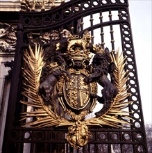 Royal coat of arms, Buckingham Palace, London
