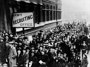Volunteers queuing in front of a recruitment office in London, 1914
