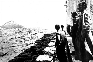 Athènes. Les premiers soldats allemands sur l'Acropole