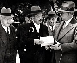 Gouvernement de Vichy. L'assemblée nouvelle à Vichy. De gauche à droite : MM. Milan, Francetti, Laval et Borel