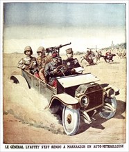 Le général Lyautey se rendant à Marrakech en automitrailleuse