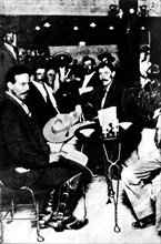 Pascual Orozco et Francisco Villa, le 13 mai 1911, quelques instants avant la tentative de soulèvement contre Madero
