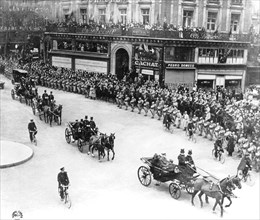 President Wilson parading in a barouche carriage in Paris