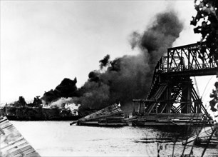Destruction d'un pont soviétique
