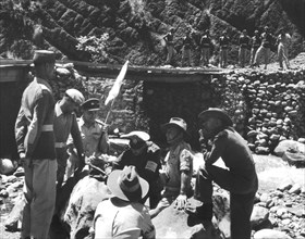 Rencontre entre officiers indiens et pakistanais et membres du groupe d'observation militaire de l'O.N.U. (1955)