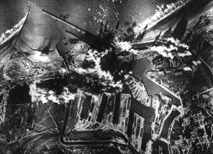 American planes bombing Dunkirk (1940)