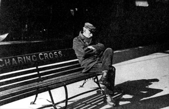 Grève des employés des chemins de fer à Charing Cross, à Londres (1919)