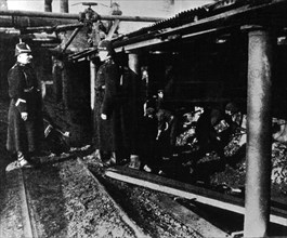 Pays de Galles. Scène de la grande grève dans les mines de charbon (1910)