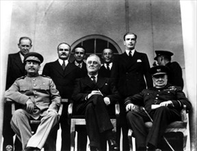 Conférence de Téhéran. De gauche à droite : Joseph Staline, Franklin D. Roosevelt et Winston Churchill (1943)