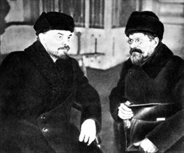 1er mars 1920, Moscou. Lénine et Kalinine à la maison des syndicats pendant le 1er Congrès des Cosaques travailleurs de Russie