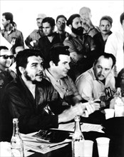 Réunion. A gauche : Che Guevara