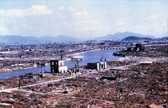 Hiroshima dévastée par la bombe atomique