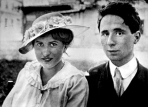 Bertolt Brecht (1898-1956) and his girlfriend Bie