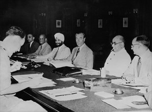 Pakistan, première photographie du Conseil de défense, au cours de sa 1ère session en 1947