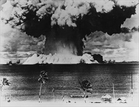 Explosion d'une bombe atomique à Bikini