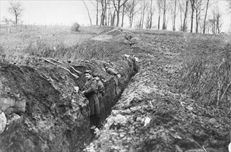 Tranchées de 1ère ligne près de Soissons en août 1914.