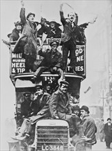 La joie des Londonniens à l'annonce de l'Armistice le 11 novembre 1918.