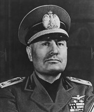 Benito Mussolini, 1942