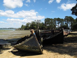 Wreck on the Island of Berder, Brittany (Bretagne)